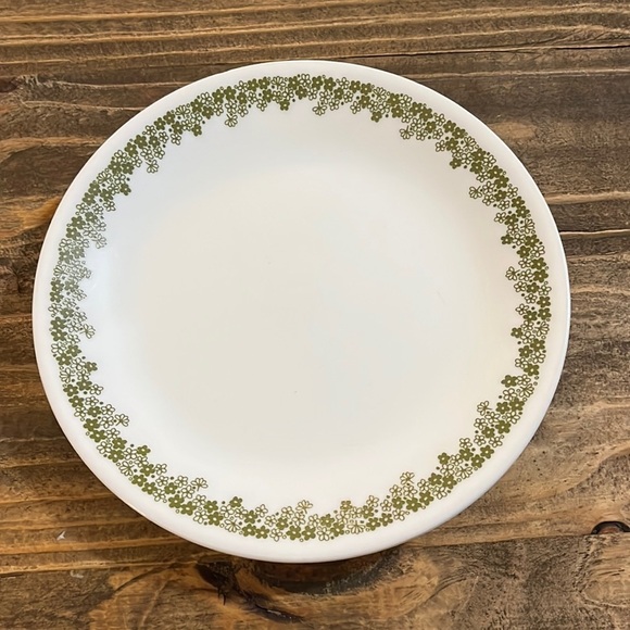 Corelle set of four 9 inch lunch vintage plates daisy pattern - Picture 1 of 5